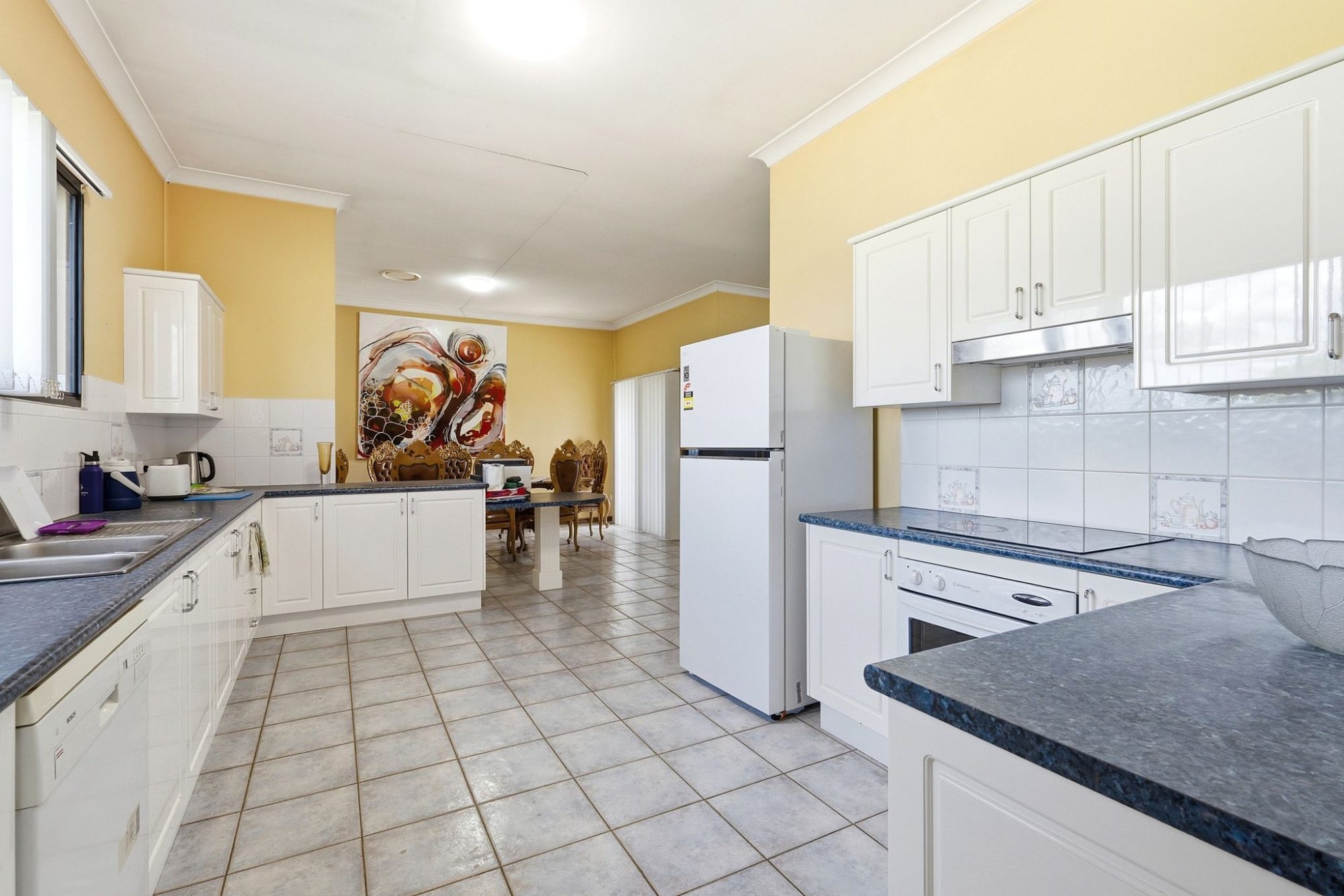 6a3874fbf1e639b52ce76b88_2_Kitchen 1