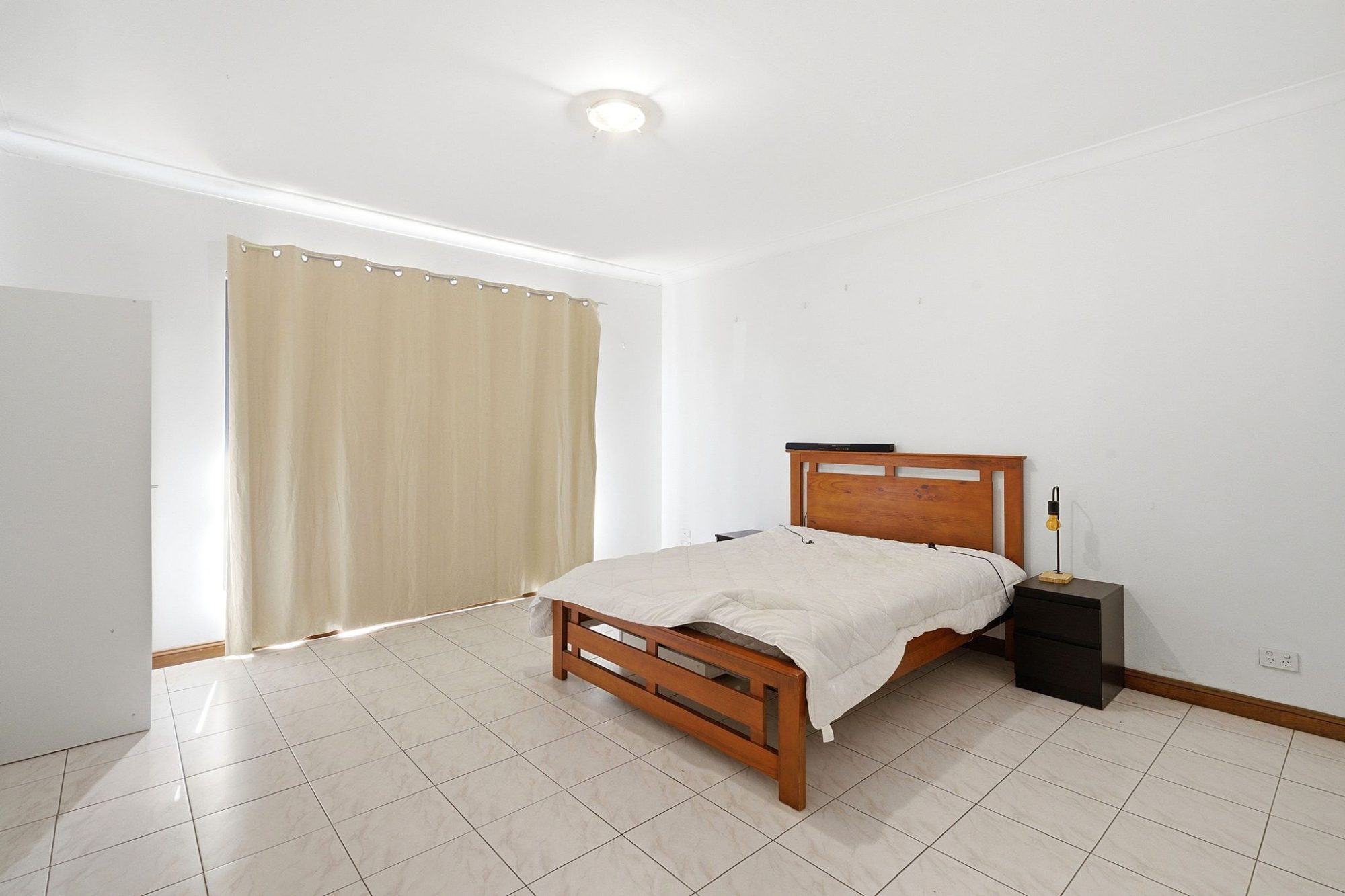 6a3874fbf4b71aca5b43b665_5_Bedroom