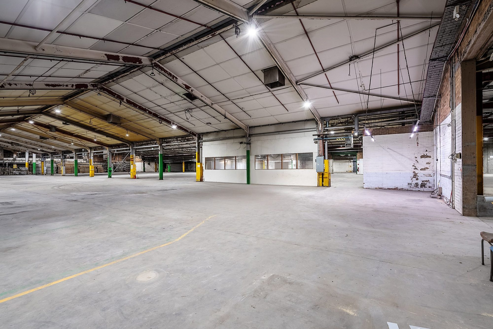 gallery_0_69001625550e519b83b47b0f_2._Warehouse_V2-min
