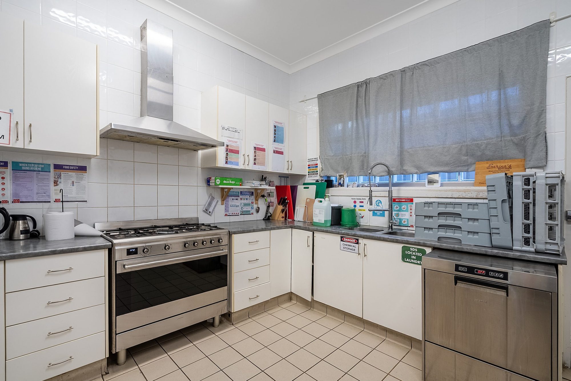 gallery_10_690d46756fba5b30b5c93cca_7._Kitchen